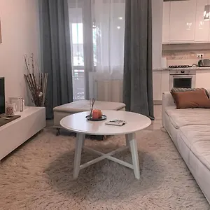 https://apartment-2-rooms-luxury.bucharesthotelsnow.com